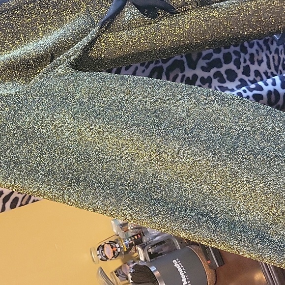 Bundle 5 items for $40 sale - Picture 3 of 7